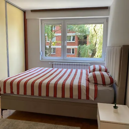 Center Escape Quiet And Bright サラエヴォ