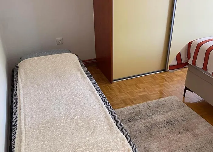 Center Escape Quiet And Bright * サラエヴォ